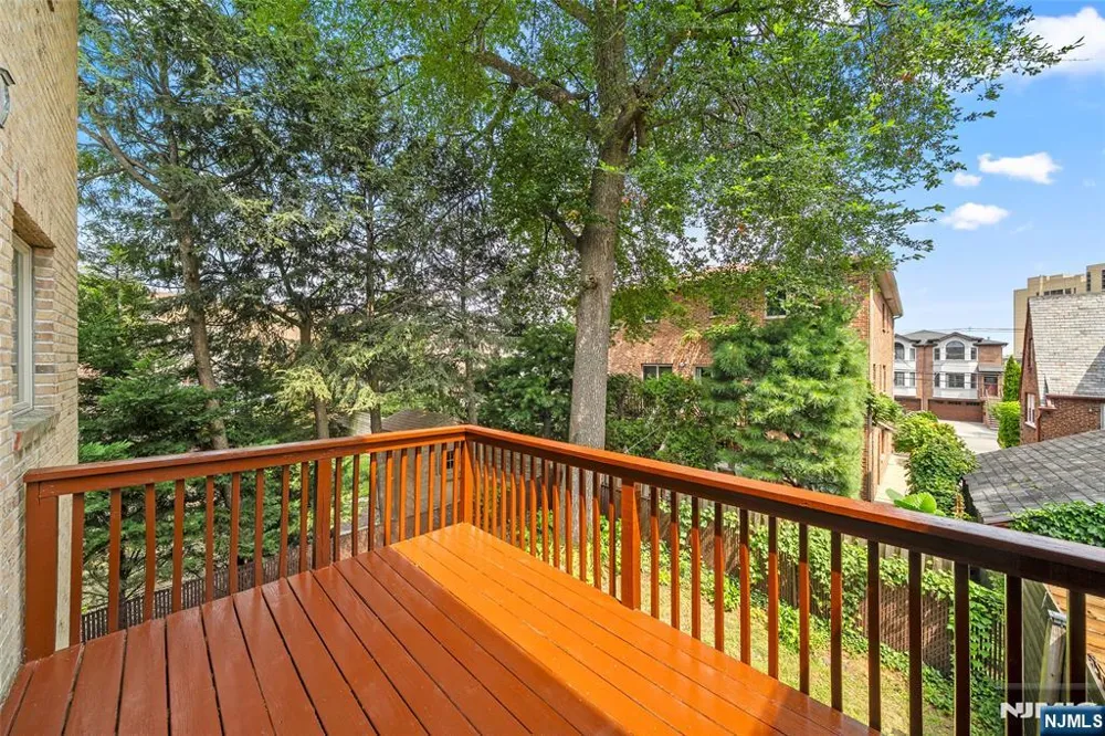 233 Knox Avenue C0001 Cliffside Park, NJ 07010