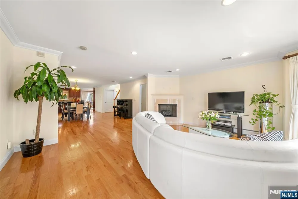 233 Knox Avenue C0001 Cliffside Park, NJ 07010