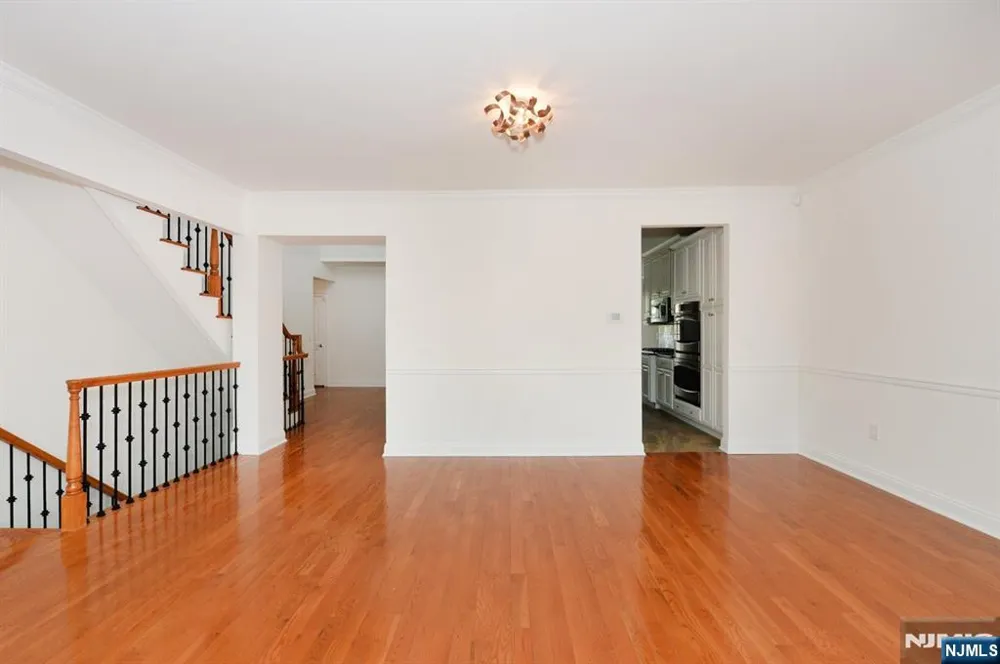 99 Windsor Lane Ramsey, NJ 07446