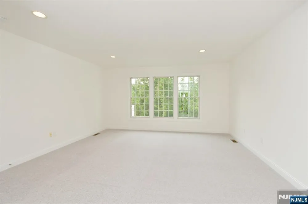 99 Windsor Lane Ramsey, NJ 07446