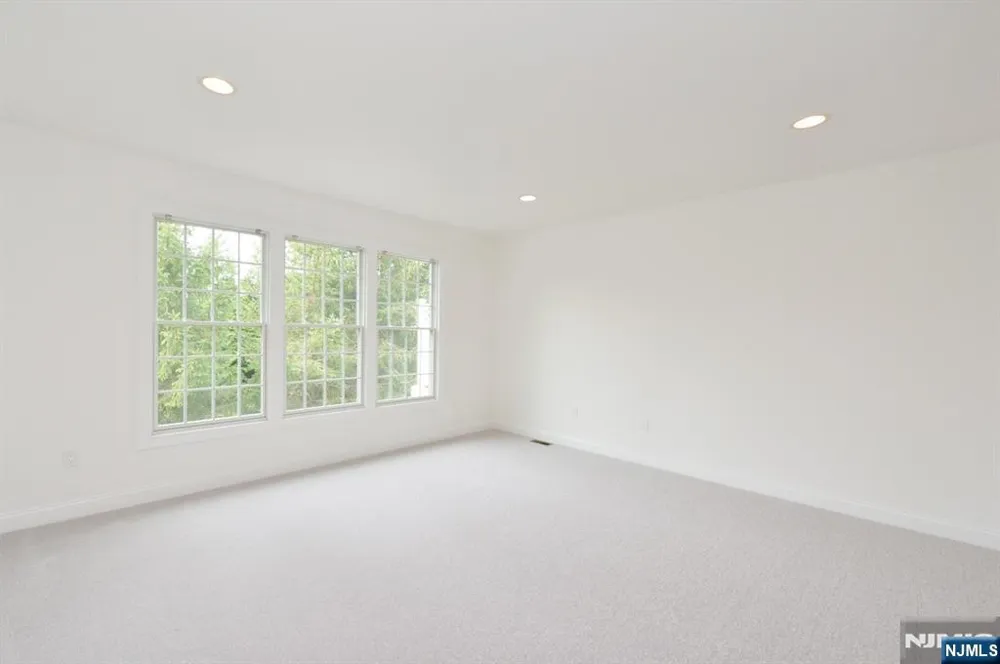 99 Windsor Lane Ramsey, NJ 07446