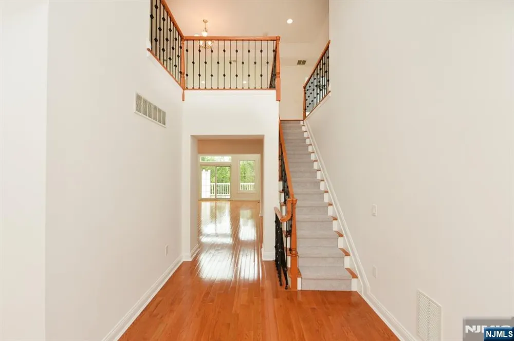 99 Windsor Lane Ramsey, NJ 07446