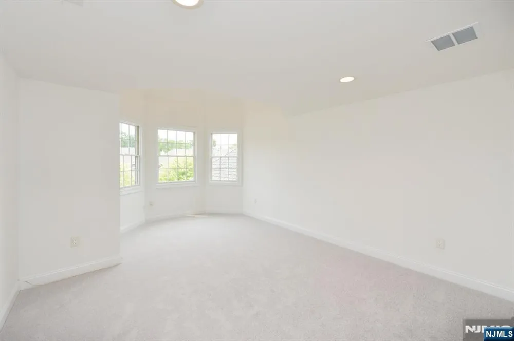 99 Windsor Lane Ramsey, NJ 07446