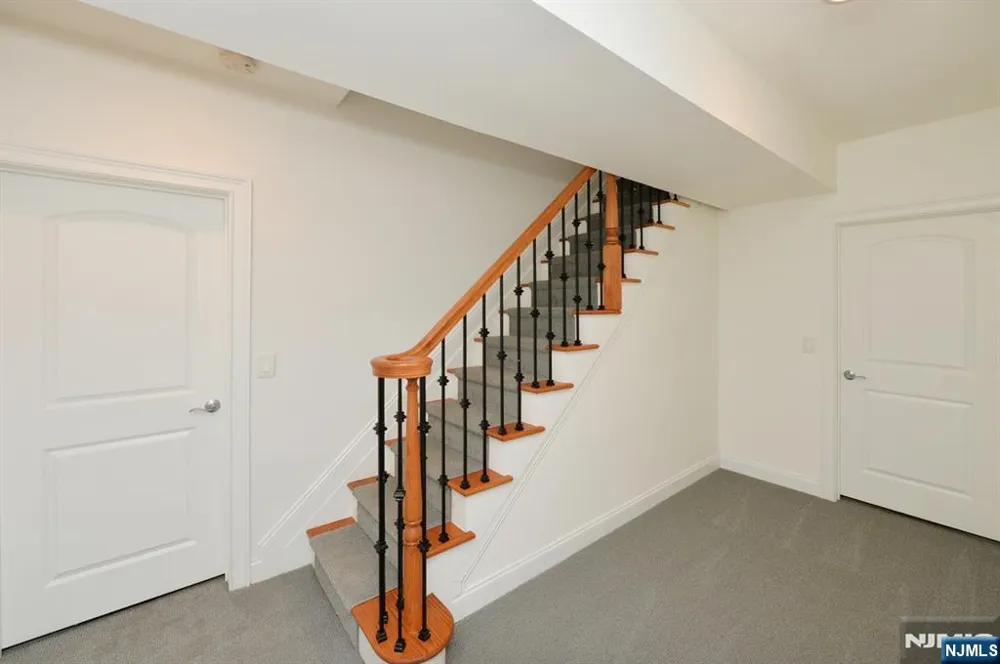 99 Windsor Lane Ramsey, NJ 07446