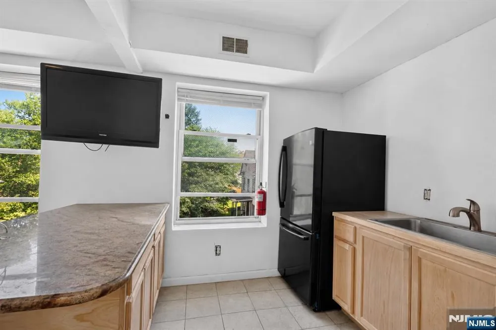 133 Maple Avenue 303 East Orange, NJ 07017