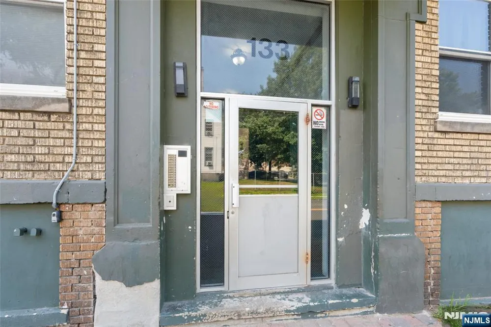 133 Maple Avenue 303 East Orange, NJ 07017