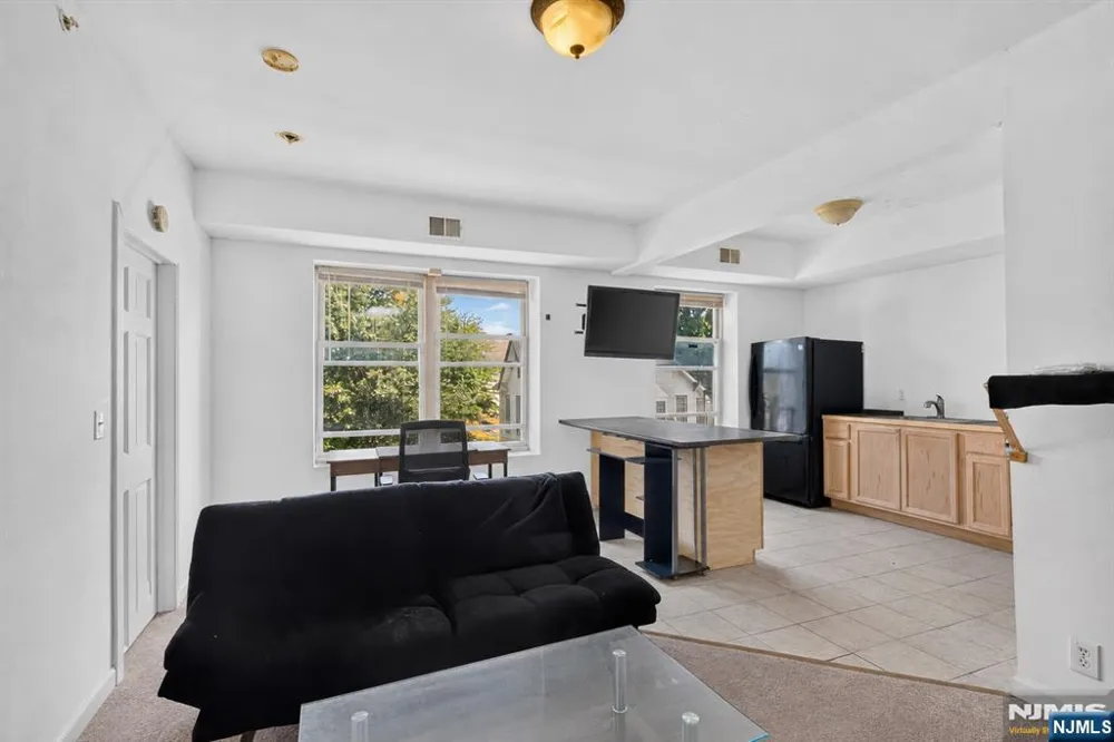 133 Maple Avenue 303 East Orange, NJ 07017