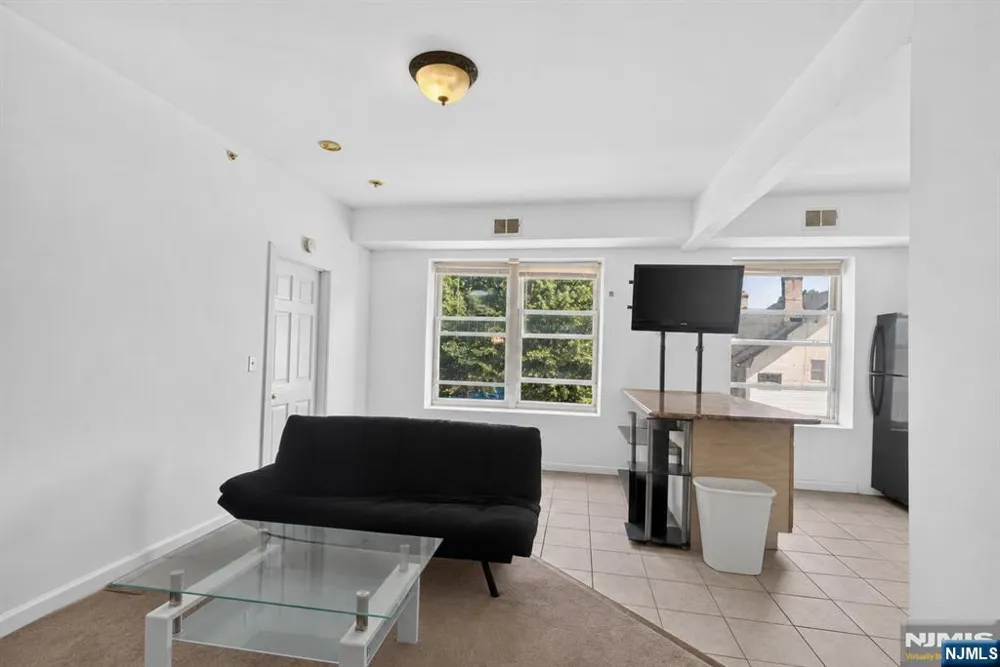 133 Maple Avenue 303 East Orange, NJ 07017