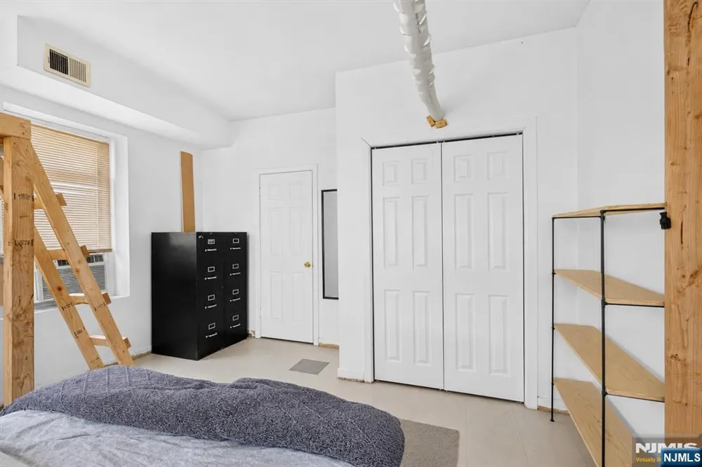 133 Maple Avenue 303 East Orange, NJ 07017