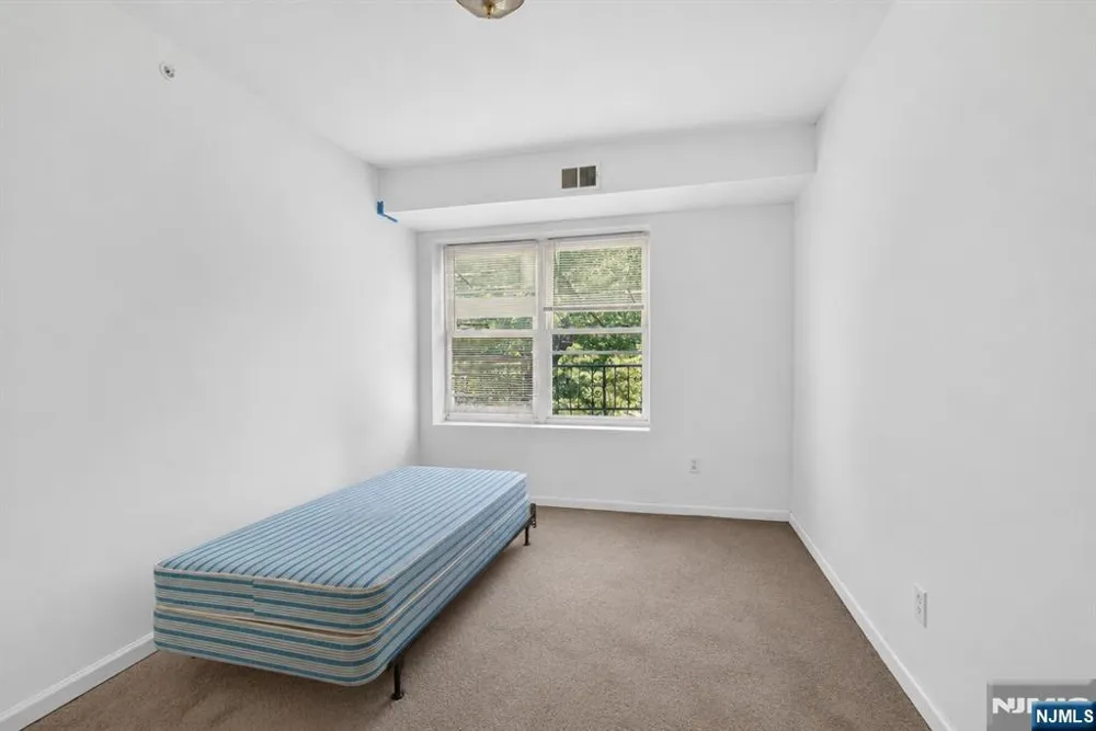 133 Maple Avenue 303 East Orange, NJ 07017