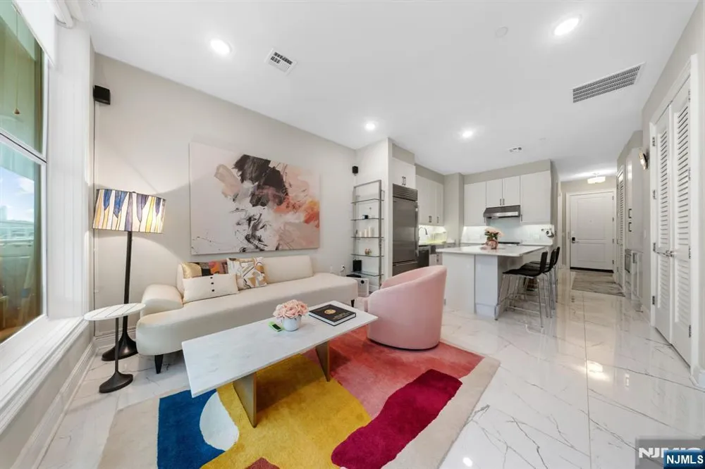 3 Somerset Lane x307 Edgewater, NJ 07020