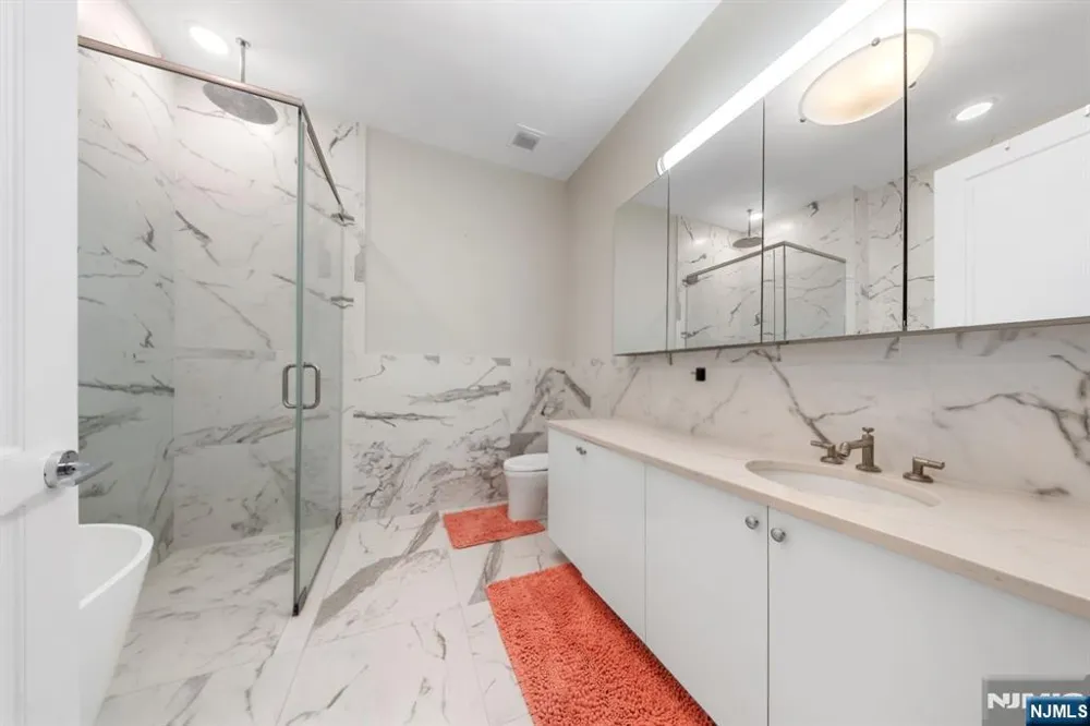 3 Somerset Lane x307 Edgewater, NJ 07020