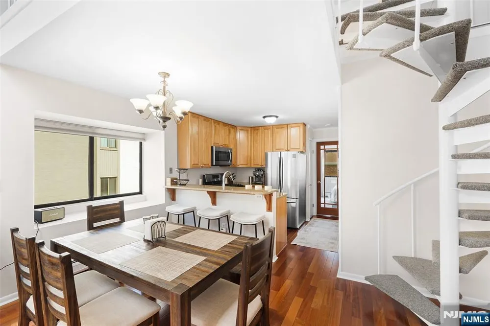 102 West Ridge Mews Wood Ridge, NJ 07075