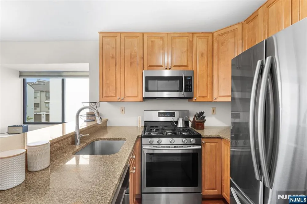 102 West Ridge Mews Wood Ridge, NJ 07075