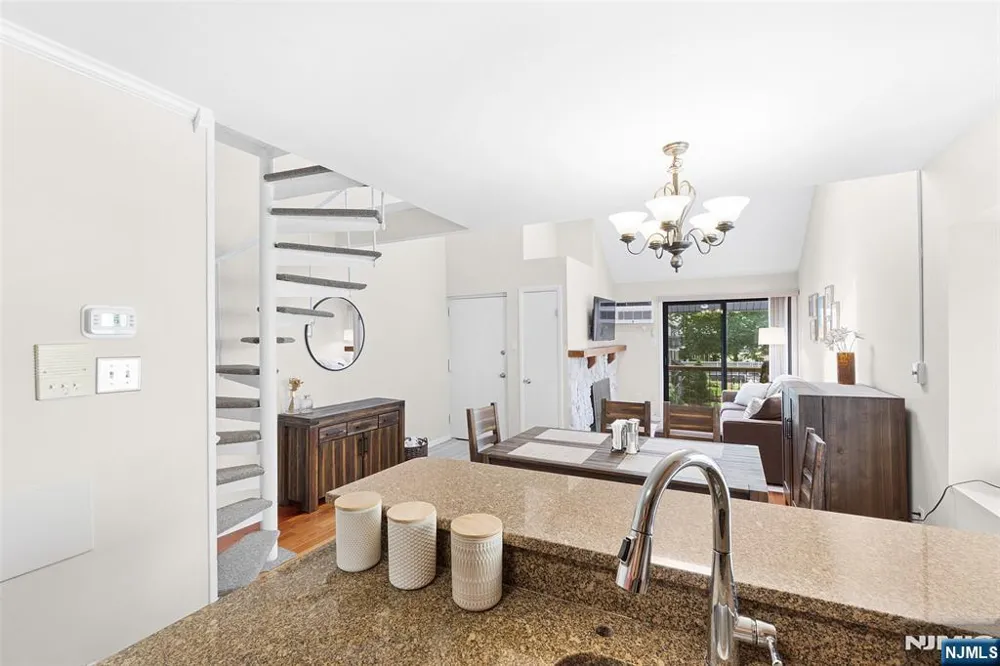 102 West Ridge Mews Wood Ridge, NJ 07075
