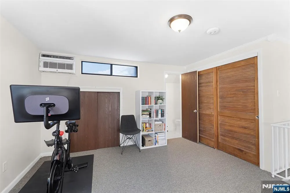 102 West Ridge Mews Wood Ridge, NJ 07075