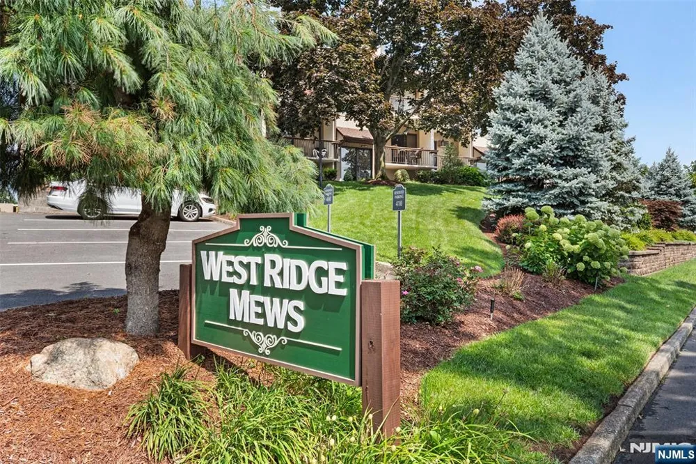 102 West Ridge Mews Wood Ridge, NJ 07075