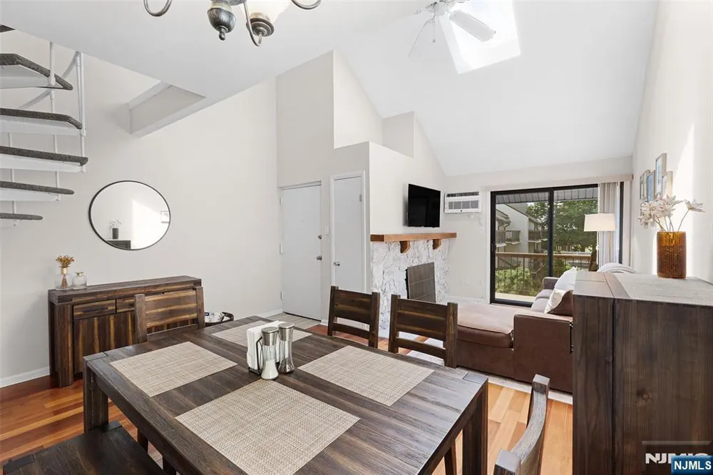 102 West Ridge Mews Wood Ridge, NJ 07075