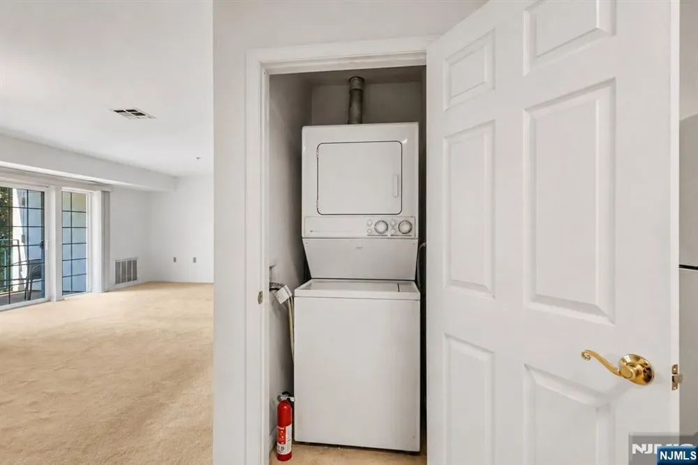 401 Dercole 211 Norwood, NJ 07648