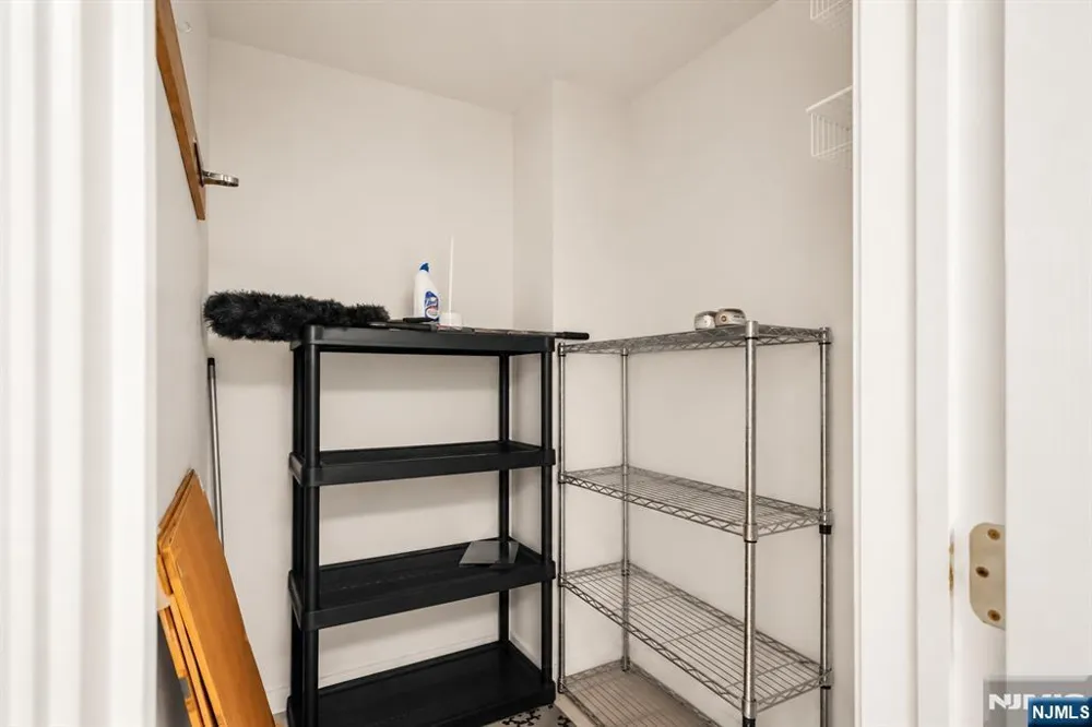 401 Dercole 211 Norwood, NJ 07648