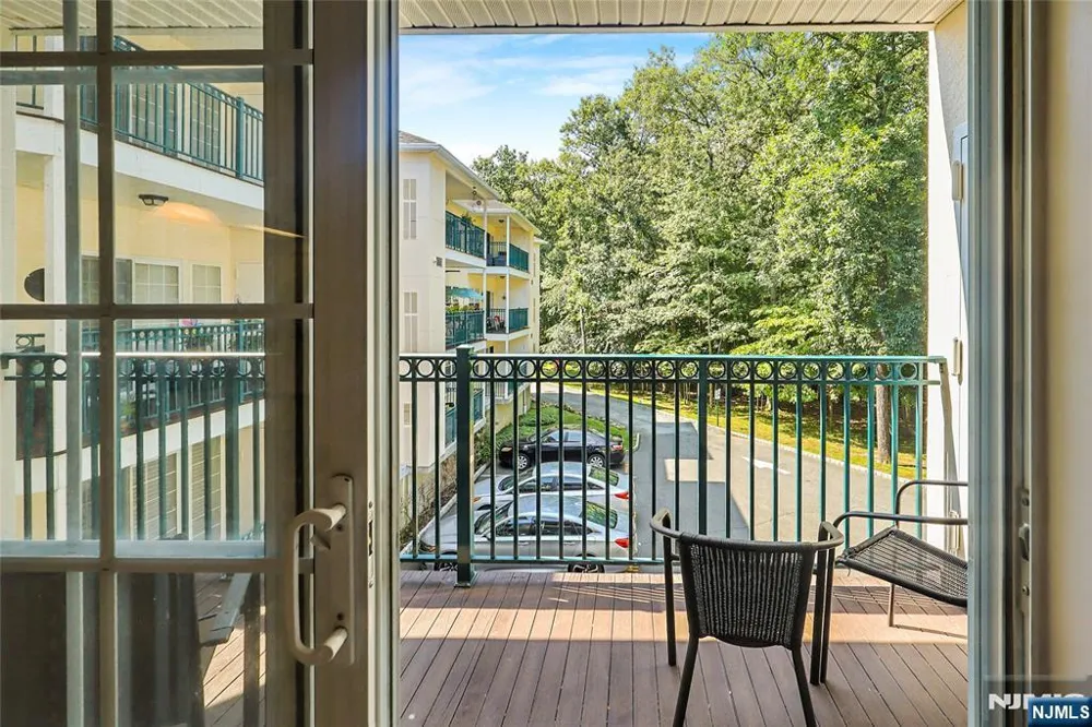 401 Dercole 211 Norwood, NJ 07648