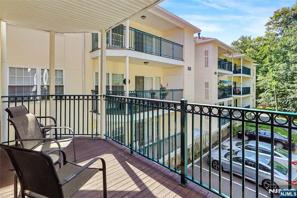 401 Dercole 211 Norwood, NJ 07648