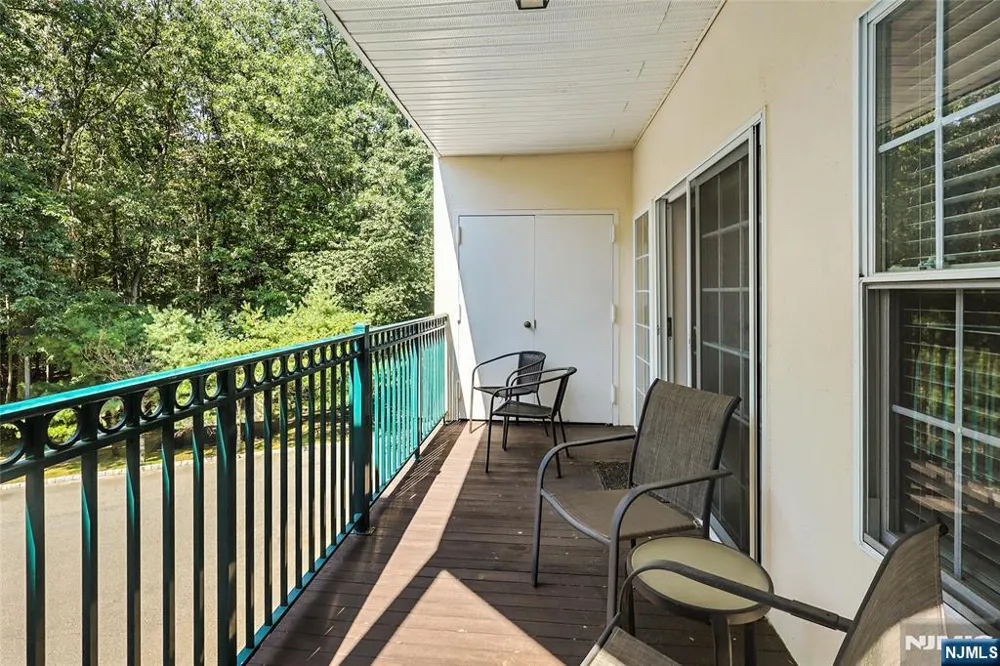 401 Dercole 211 Norwood, NJ 07648