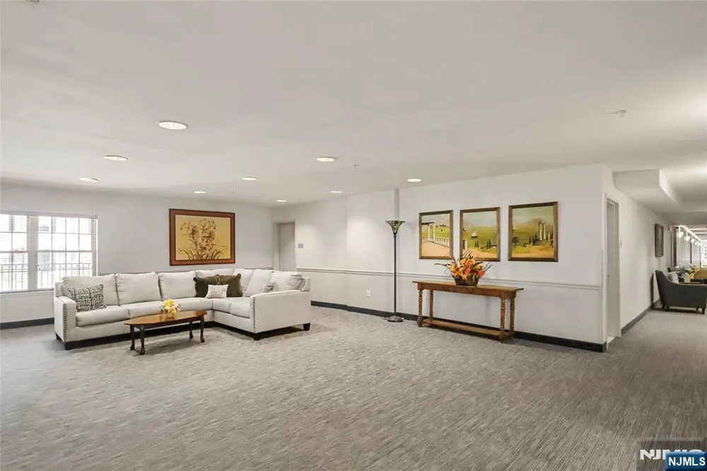 401 Dercole 211 Norwood, NJ 07648