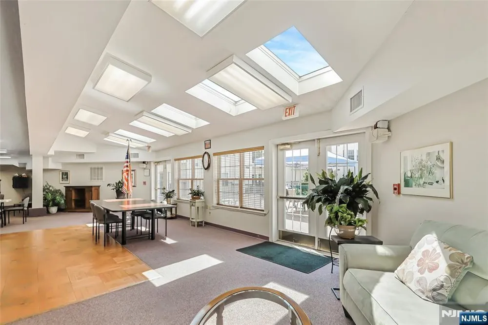 401 Dercole 211 Norwood, NJ 07648