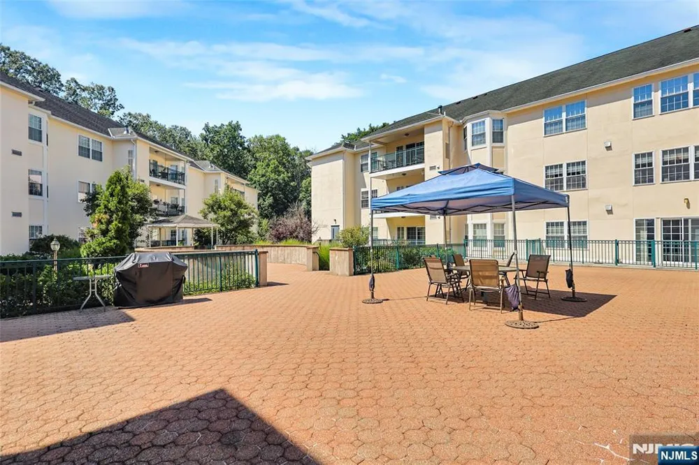 401 Dercole 211 Norwood, NJ 07648