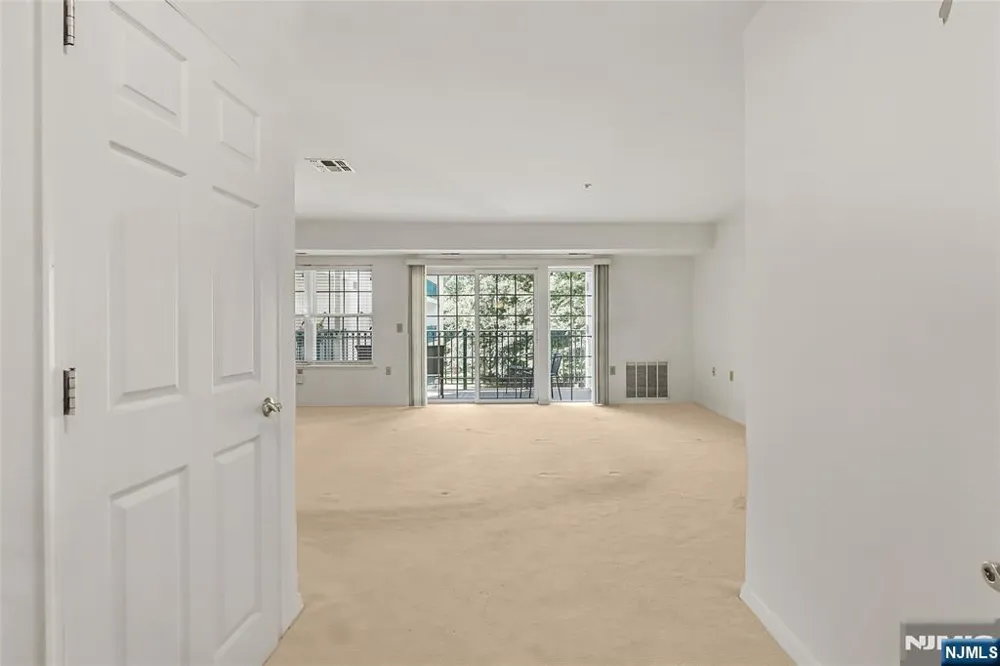 401 Dercole 211 Norwood, NJ 07648