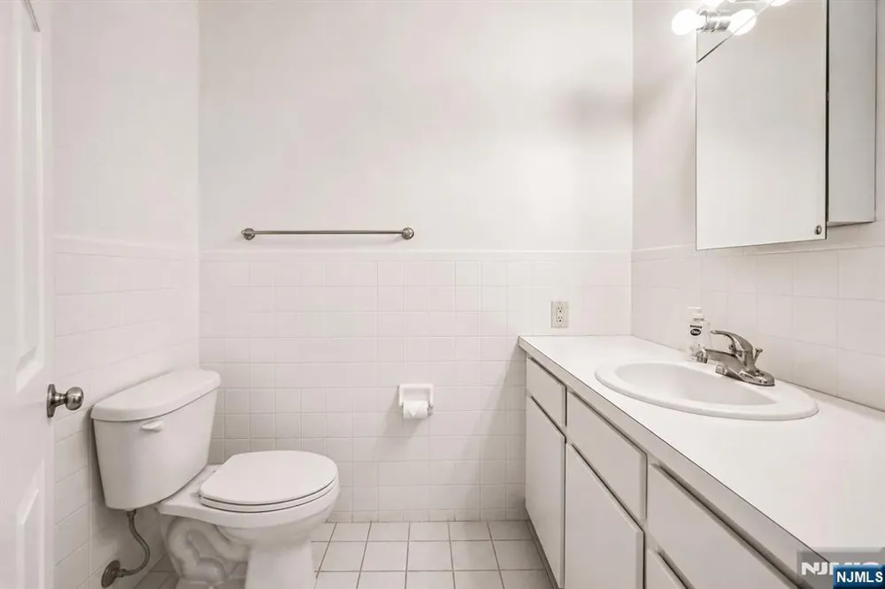 401 Dercole 211 Norwood, NJ 07648