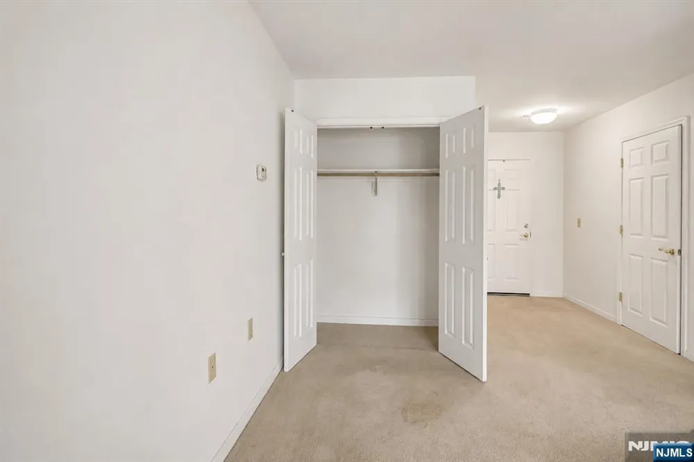 401 Dercole 211 Norwood, NJ 07648