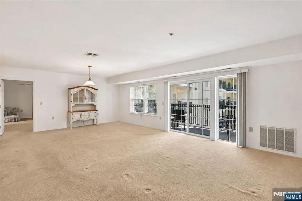 401 Dercole 211 Norwood, NJ 07648
