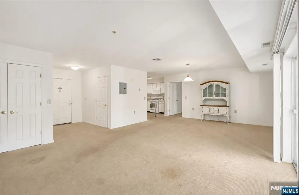 401 Dercole 211 Norwood, NJ 07648