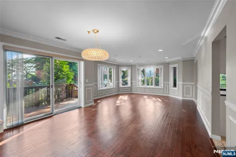 304 Smith Court 304