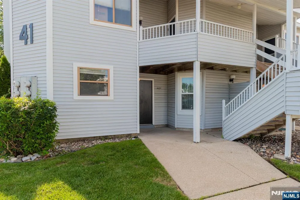 4107 Tracy Court Voorhees, NJ 08043
