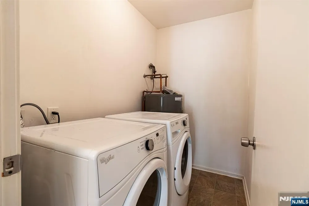 4107 Tracy Court Voorhees, NJ 08043