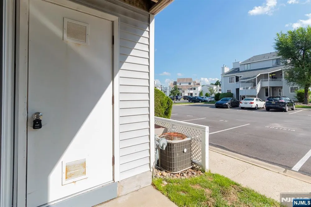 4107 Tracy Court Voorhees, NJ 08043