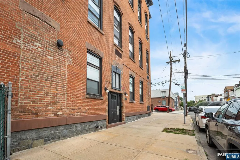 464 Central Avenue A6 Jersey City, NJ 07307