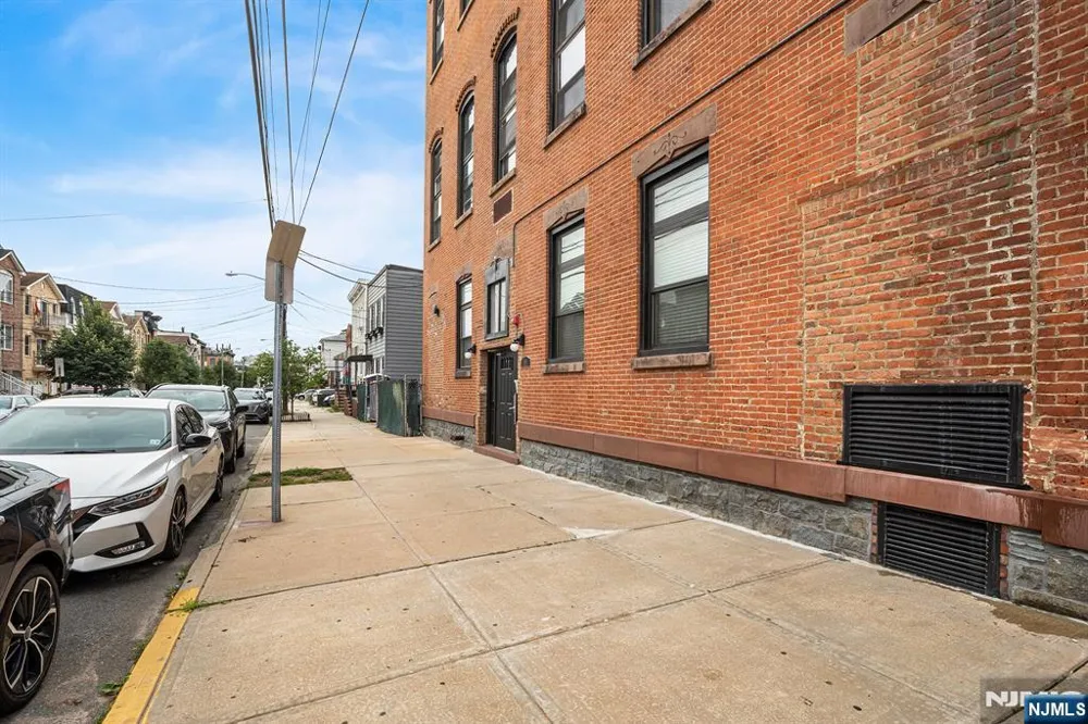 464 Central Avenue A6 Jersey City, NJ 07307