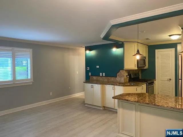 5 Sugar Loaf Court 8 Vernon, NJ 07462