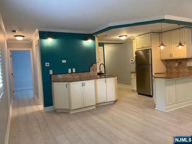 5 Sugar Loaf Court 8 Vernon, NJ 07462