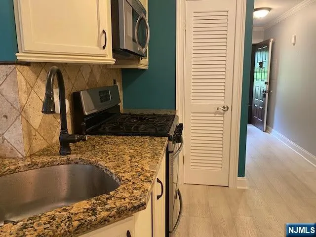 5 Sugar Loaf Court 8 Vernon, NJ 07462