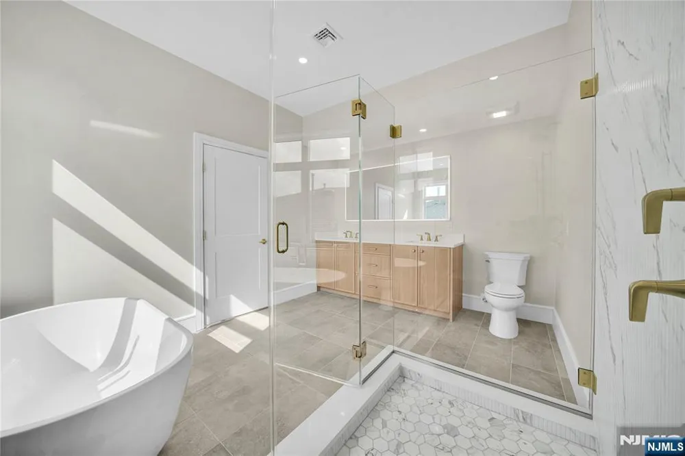 686 Probst Avenue B Fairview, NJ 07022