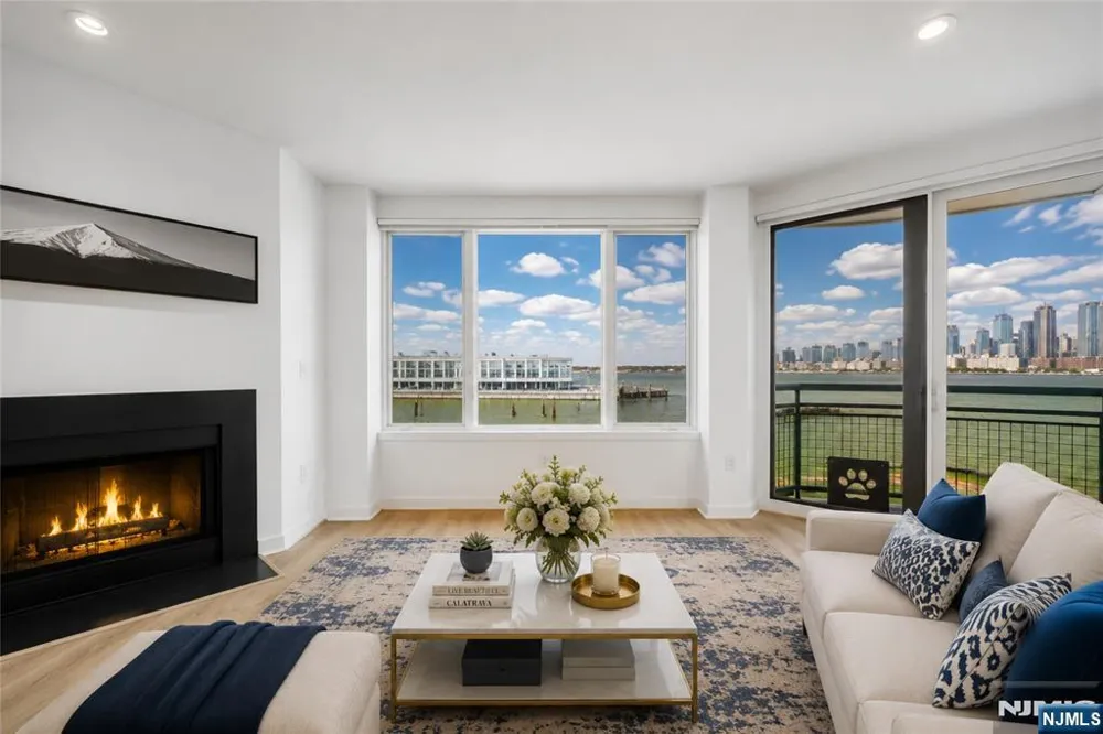 600 Harbor Boulevard 955 Weehawken, NJ 07086