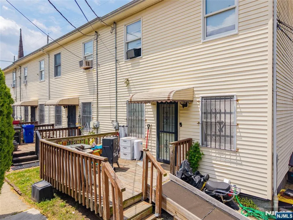 265 Rosa Parks Boulevard Paterson, NJ 07501
