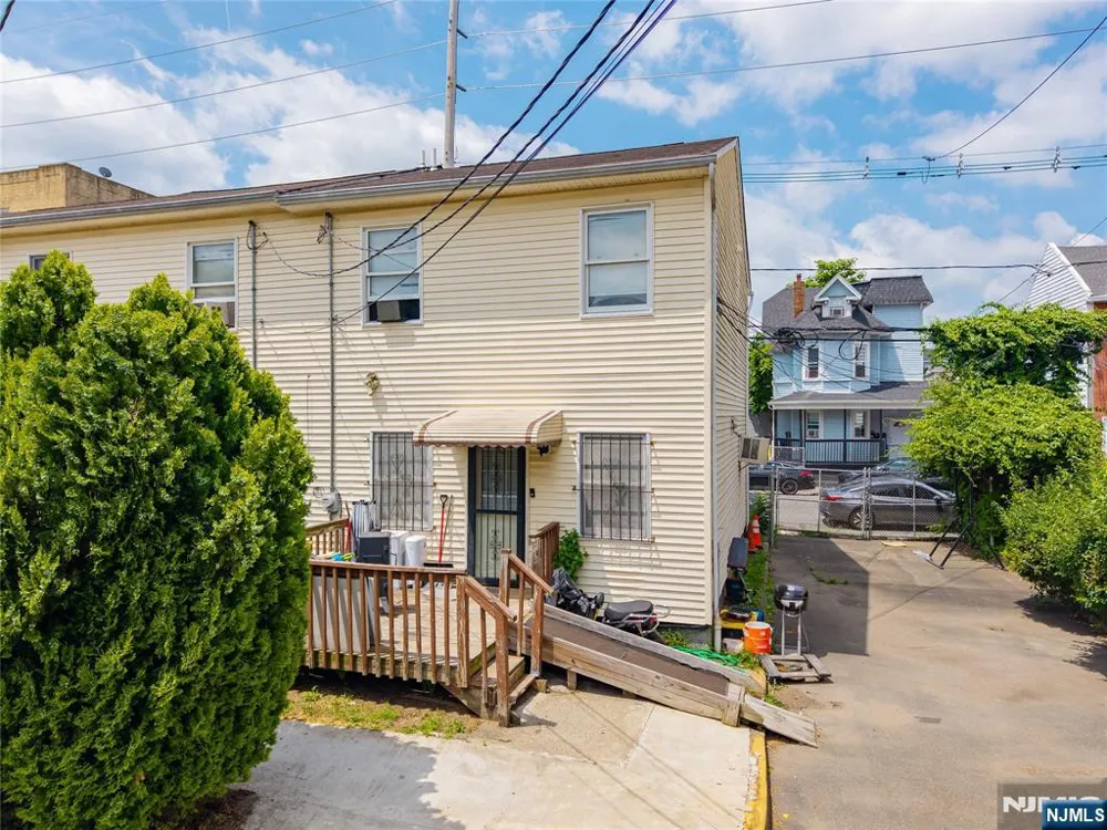 265 Rosa Parks Boulevard Paterson, NJ 07501