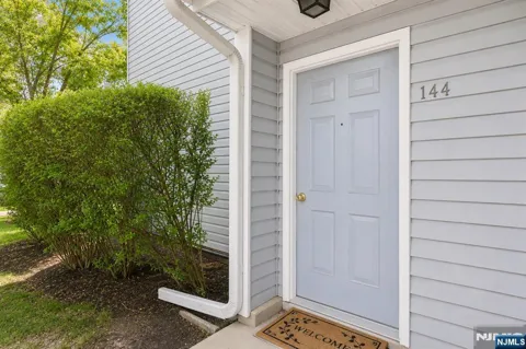 144 Prestwick Way 144