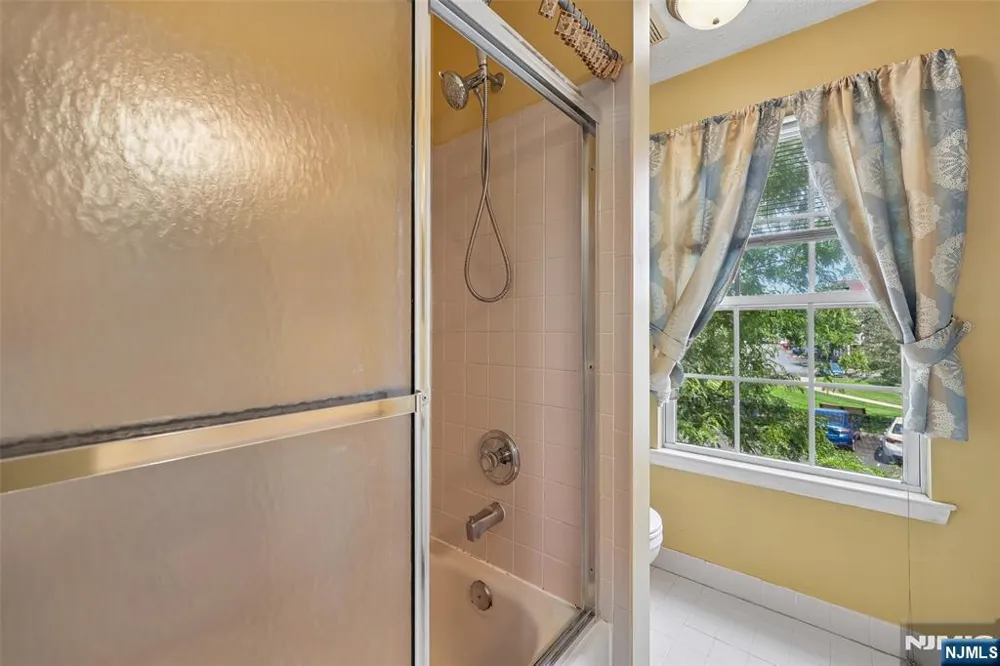 144 Prestwick Way 144 Edison, NJ 08820
